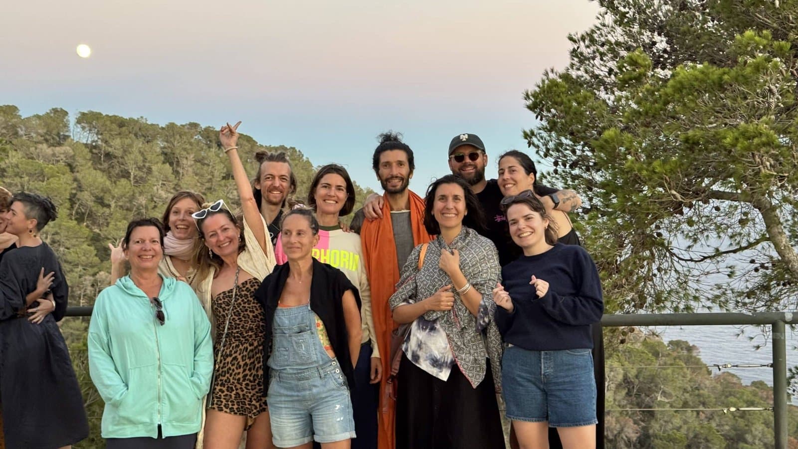 Groupe Ibiza nourri par Virgile — coucher de soleil